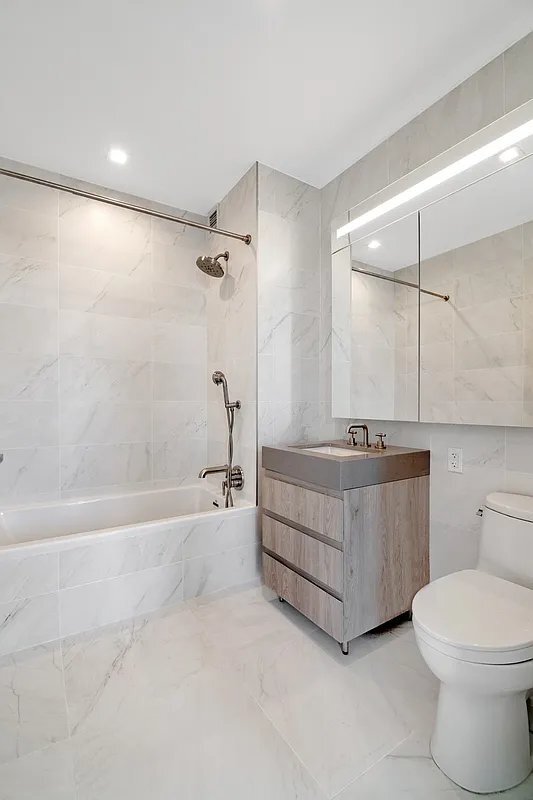 Foto del edificio - 200 E 23rd St