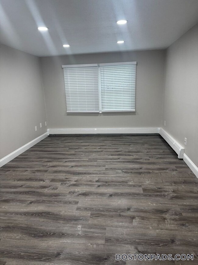 Foto del edificio - 85 Ridgewood Ln