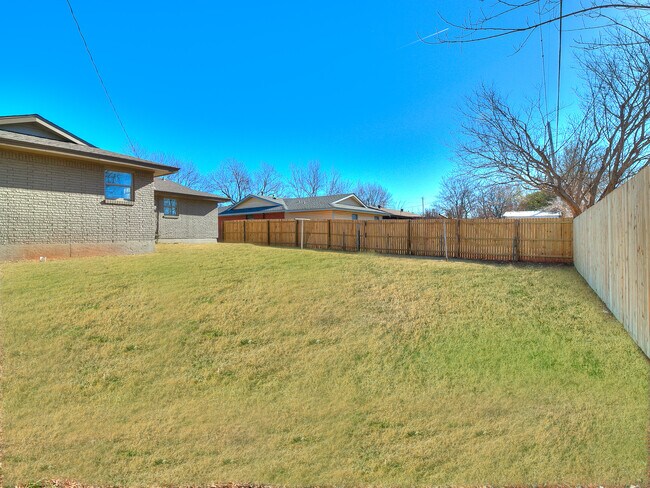 Photo - 1311 N Nail Pkwy House