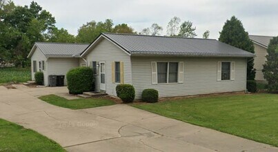 Building Photo - 413 S Harkless Dr