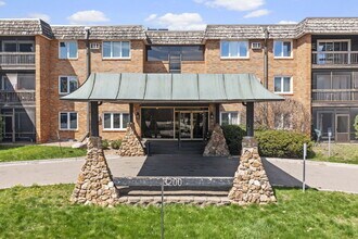 Building Photo - 3200 Virginia Ave S