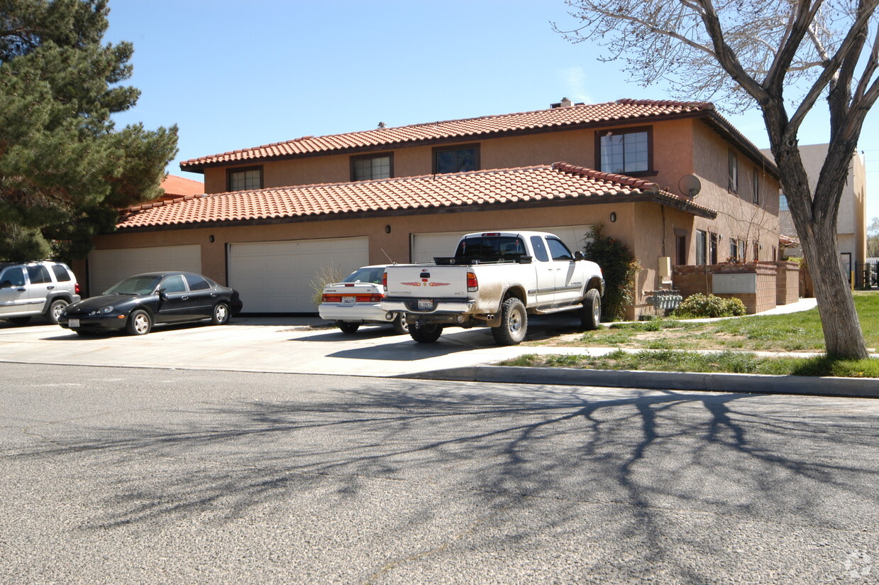 Building Photo - 1800 W Avenue J-15