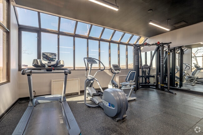 Interior Photo - 2021 Av Atwater