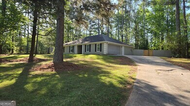 Building Photo - 391 Hidden Valley Dr SE
