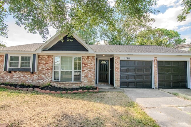 Building Photo - 12811 Sandy Hook Dr