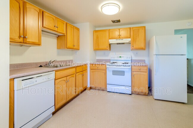 Building Photo - 5528 N Milton St