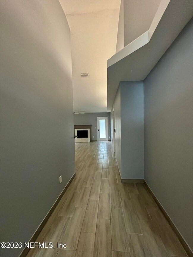 Foto del edificio - 3018 Hickory Glen Dr