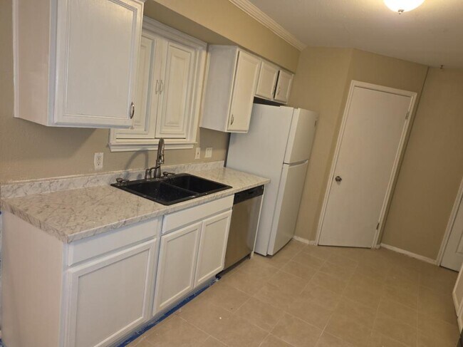 Foto del edificio - 502 Dewberry Dr