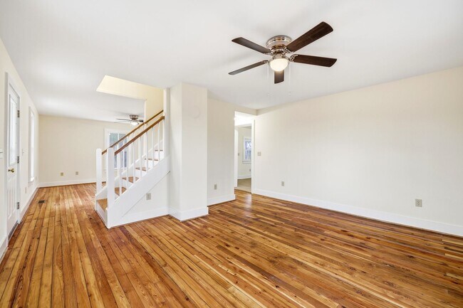 Foto del edificio - 1839 Spring Hill Rd