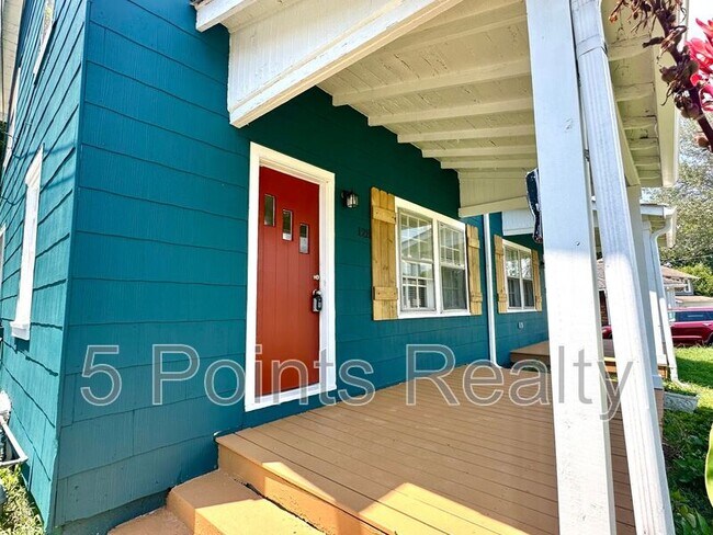 Foto del edificio - 128 Orchard Dr