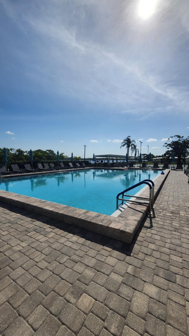 Foto del edificio - 2407 Pier Dr