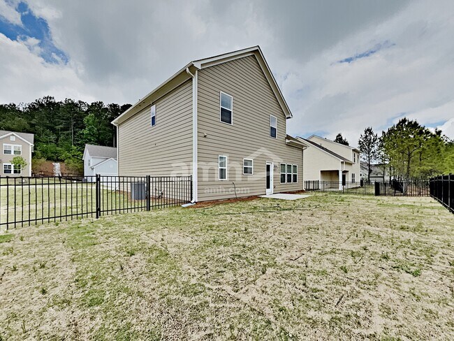 Building Photo - 318 Camp dr