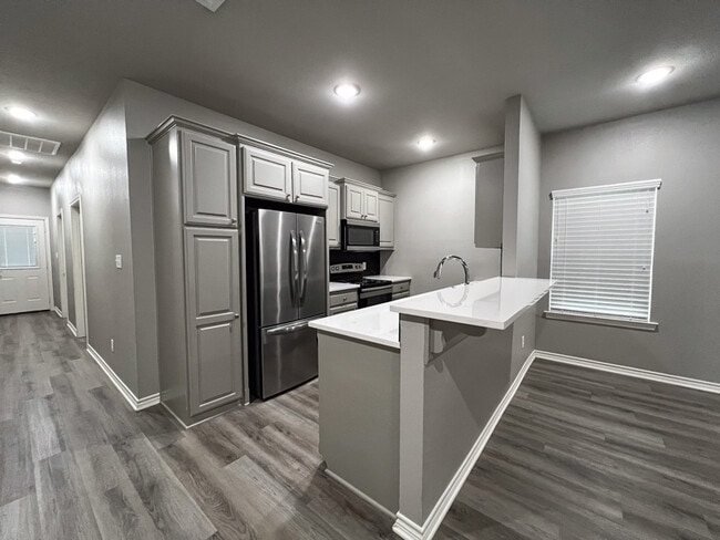 Building Photo - 16104 Echo Glen Dr