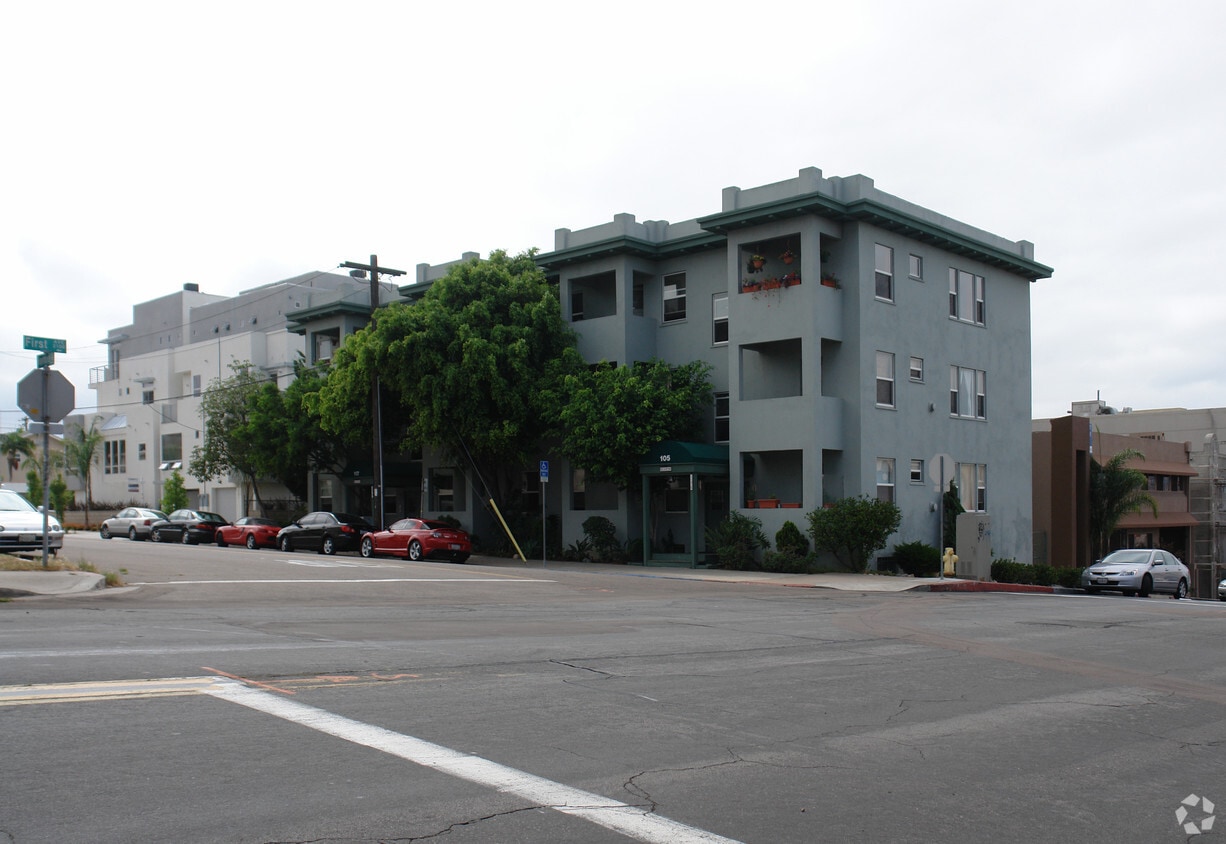 Building Photo - 105 Hawthorn St
