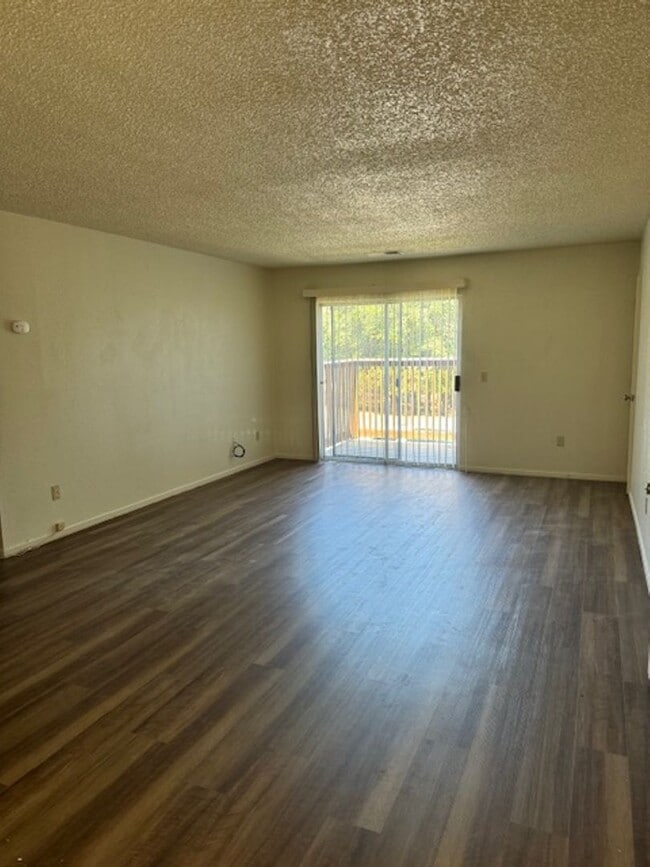 Building Photo - 1801 Conifer Way