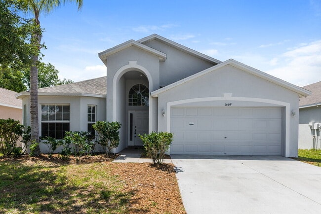 Building Photo - 1609 Carson White Ln