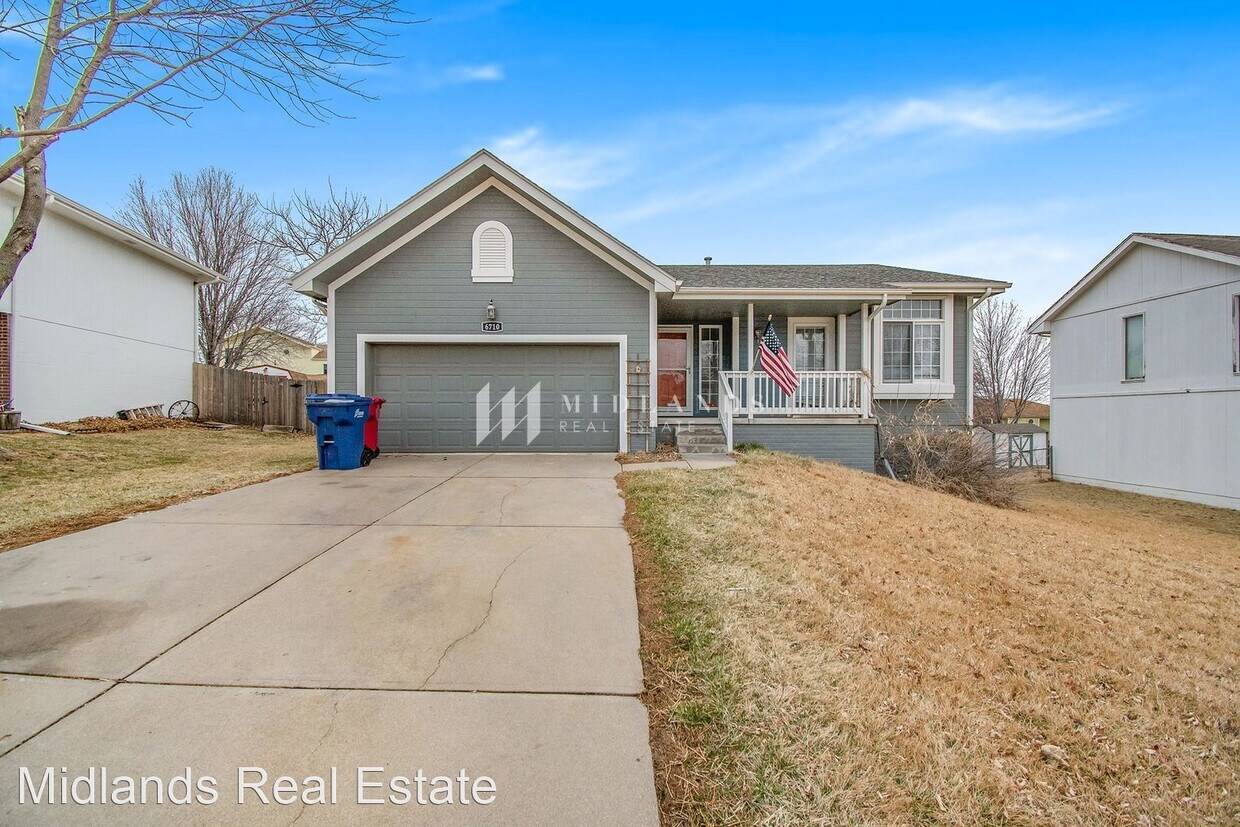 3 br, 3 bath House 6710 Michelle Ave House Rental in La Vista, NE