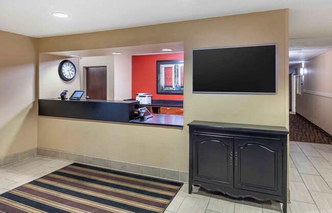 Lobby and Guest Check-in - Furnished Studio - Wauwatosa