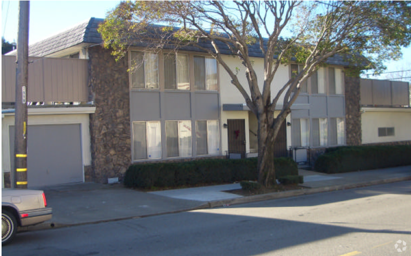 Building Photo - 6500 Central
