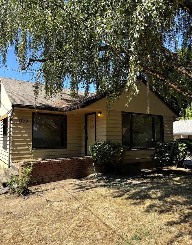 Foto del edificio - 3 bed 1 bath Home in Northeast Salem