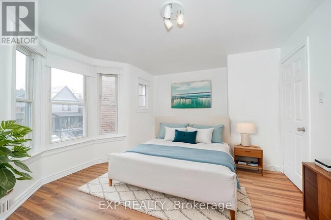 Photo du bâtiment - 303 Wallace Ave