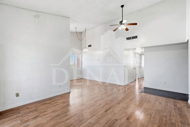 Building Photo - 808 S Langley Ave