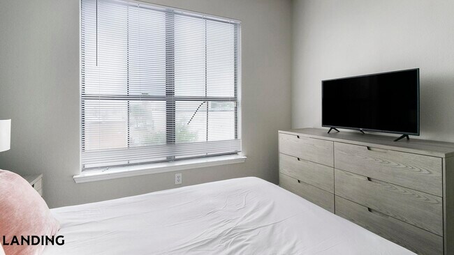 Foto del edificio - 2500 Woodland Park Dr