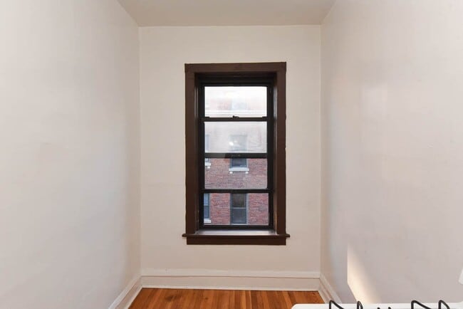 Building Photo - 3300 W Schubert Ave
