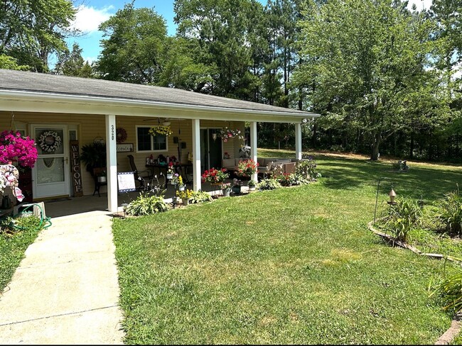 Building Photo - 3 Bedroom Single Family Home in Goreville