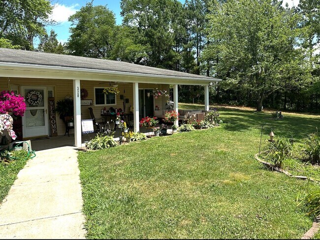 Foto del edificio - 3 Bedroom Single Family Home in Goreville