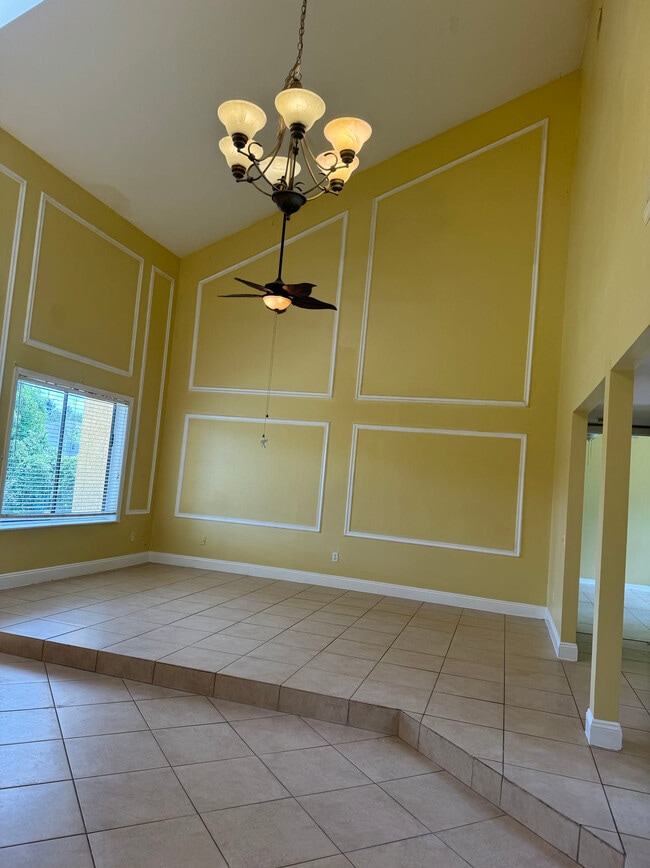 Building Photo - 4864 Spring Run Ave