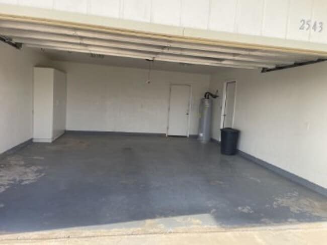 Building Photo - 2543 Inverness Dr