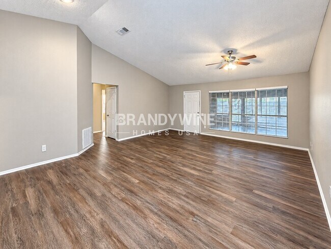 Building Photo - 2616 Harvest Moon Dr