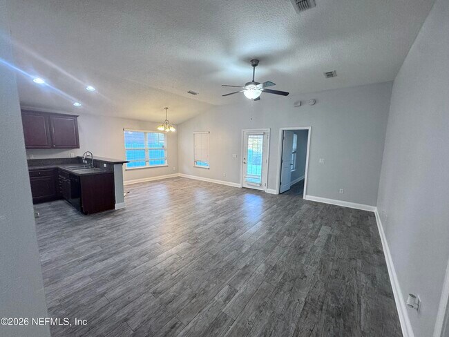 Foto del edificio - 7565 Westland Oaks Dr
