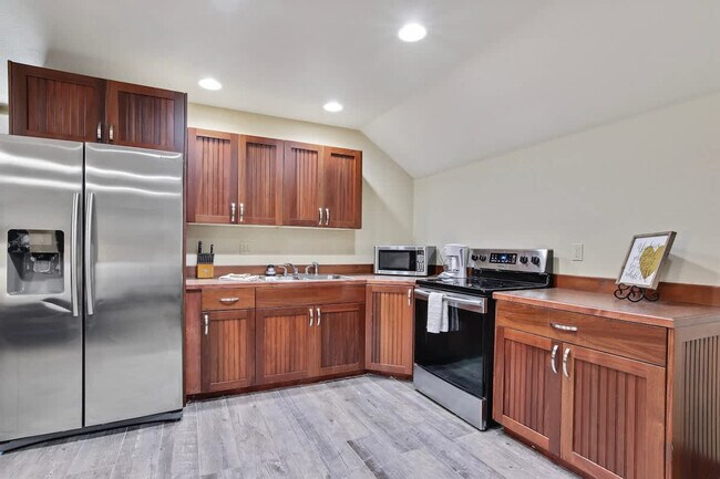 Foto del edificio - 712 Broken Rein Rd