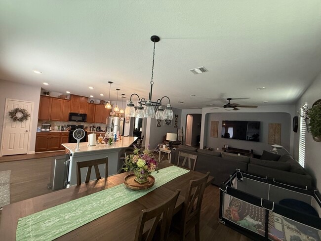 Building Photo - 6136 Mantalcino Dr