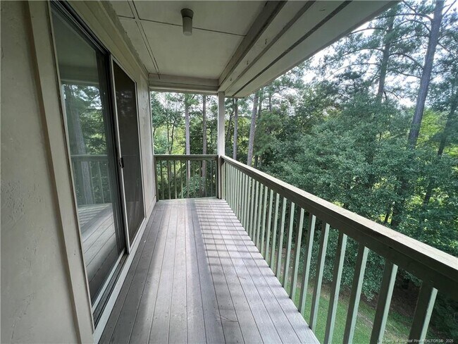 Foto del edificio - 950 Stewarts Creek Dr