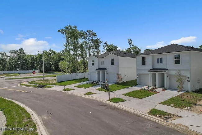 Photo - 840 Hartshill Pl Townhome