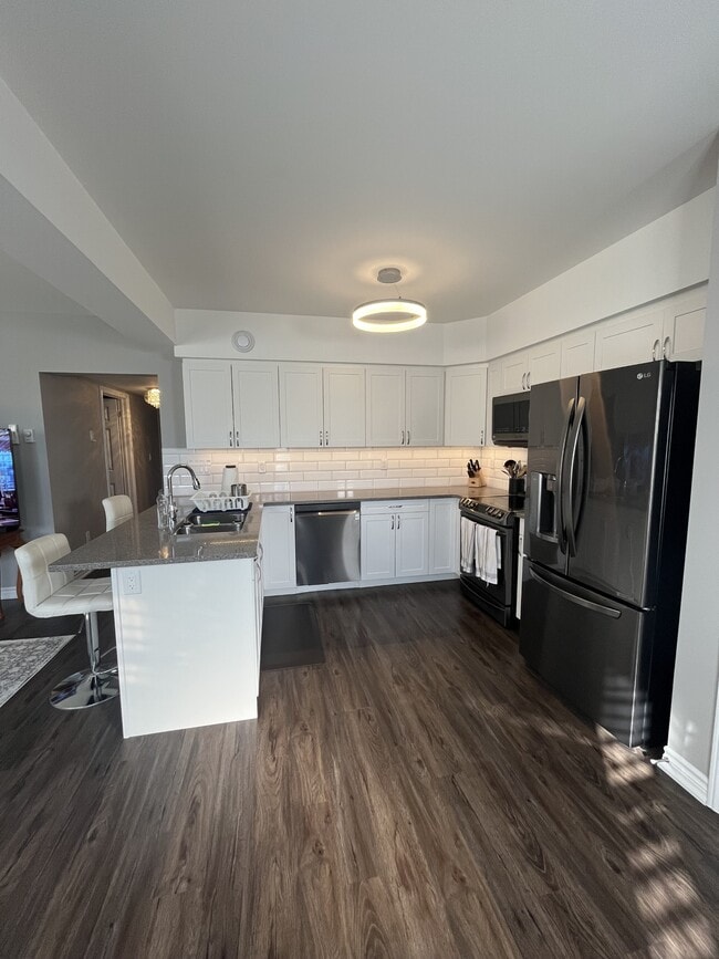 Building Photo - 450 Lonsberry Dr
