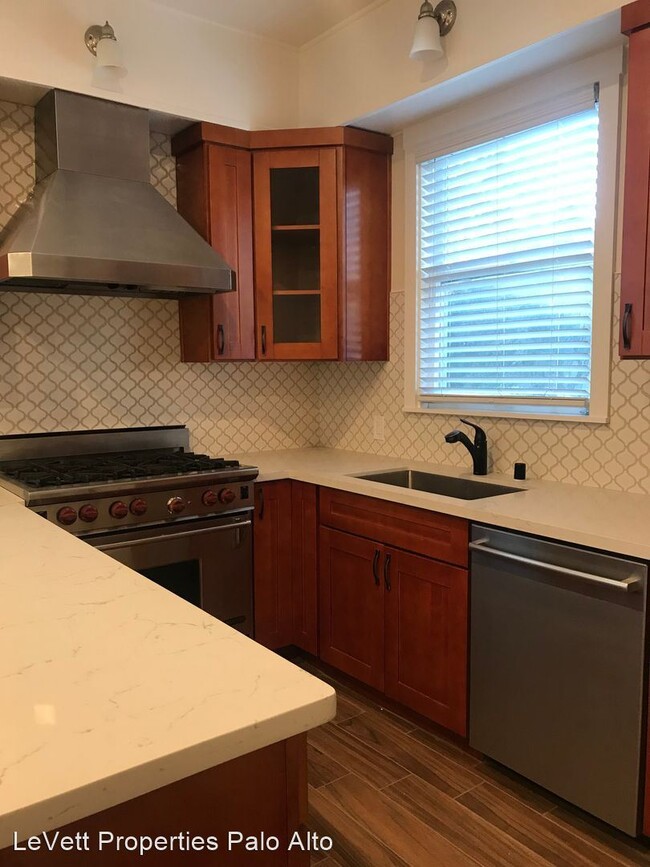 Building Photo - 2 br, 1.5 bath House - 202 Bryant St