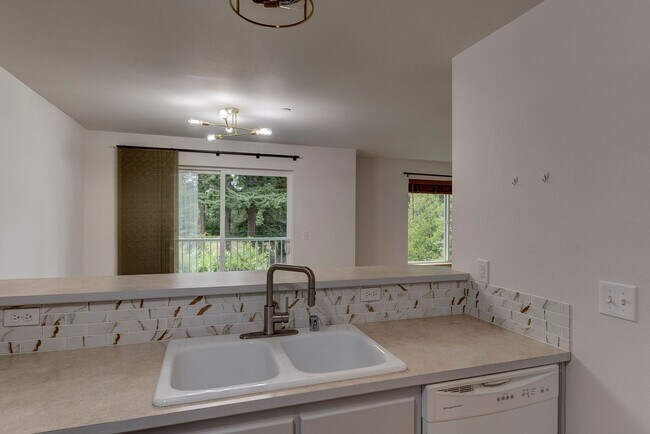Foto del edificio - Updated 2 Bedroom 2 Bath Condo near Ft. Nu...