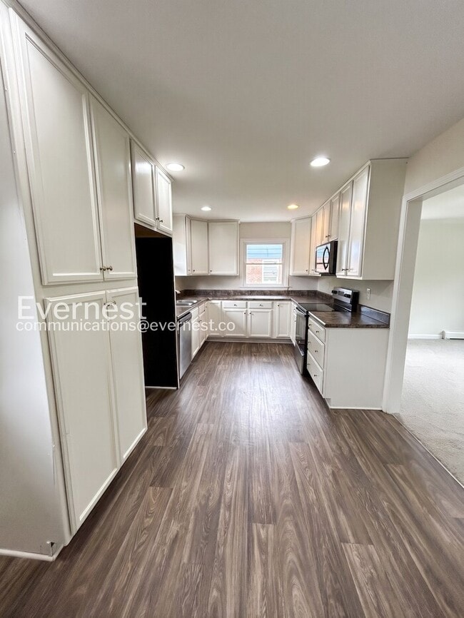 Building Photo - 4303 Whippoorwill Dr