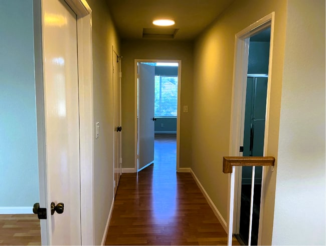 Building Photo - Comfortable 3-Bedroom, 2.5-Bathroom Home in Desirable Newark Neighborhood