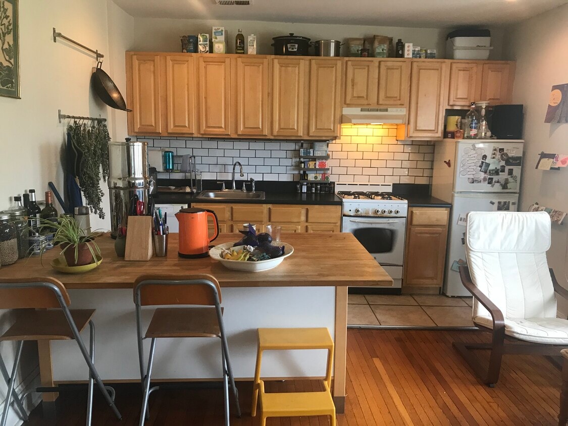 Kitchen - 634 S 48th St