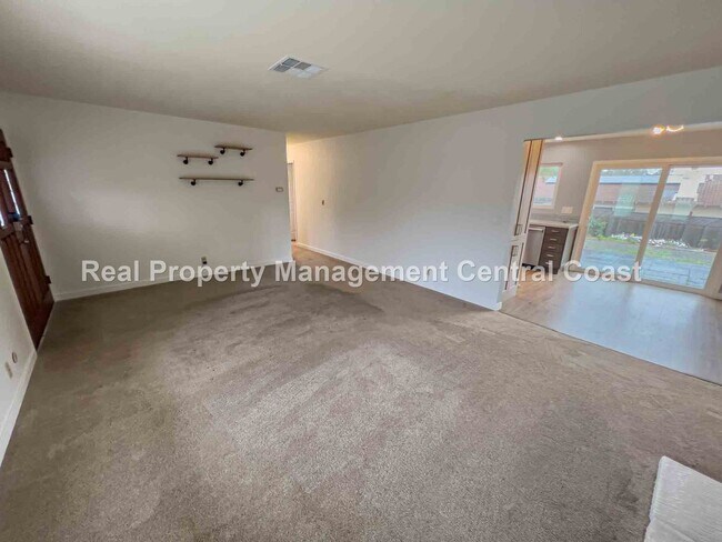 Building Photo - AVAILABLE NOW - Updated Home in Los Osos -...