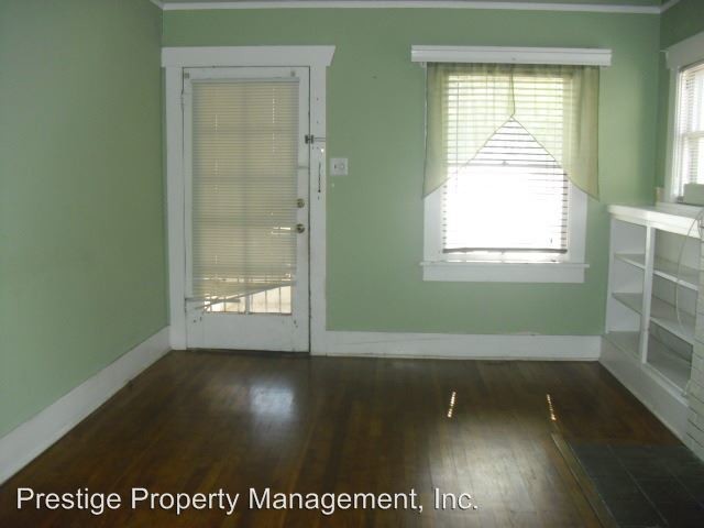 Building Photo - 215 N Bean Ave