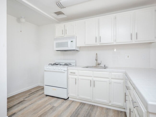 Foto del interior - 5725-29 Vineland Ave
