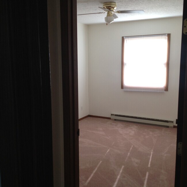 second B/R - 289 Cobblestone Dr