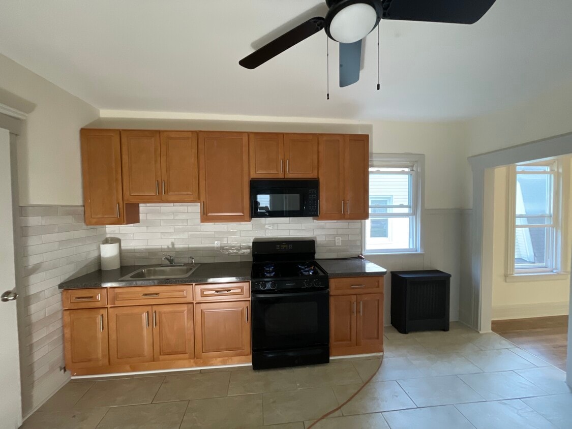 Foto principal - 653 Jefferson Ave