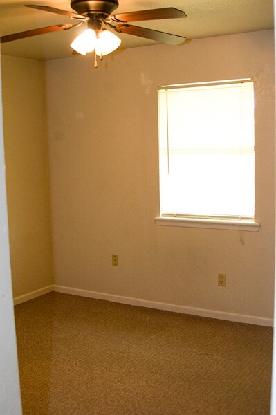 Foto del edificio - 111 Willow Ln